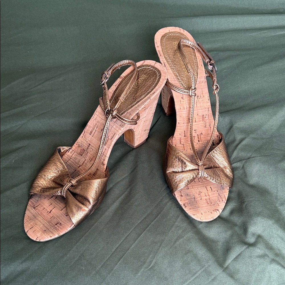 Enzo Angiolini Gold Sandals